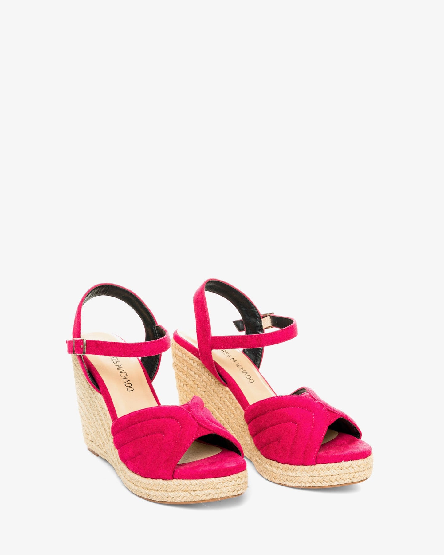 Alpargatas en símil ante fucsia con cuña en yute