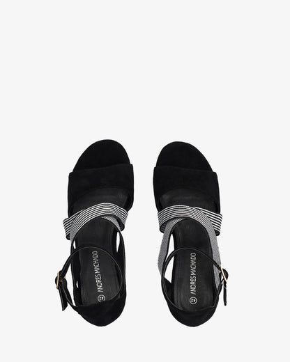 Alpargatas en símil ante negro con cuña en yute