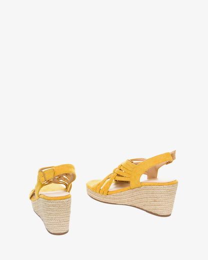 Alpargatas en símil ante mostaza con cuña en yute