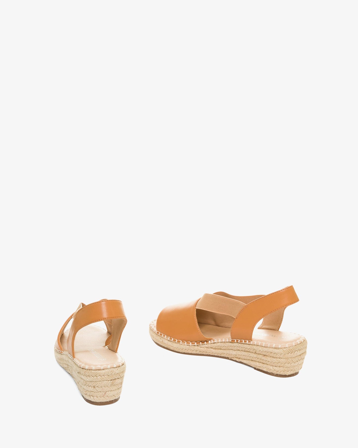 Sandalias con cuña en soft camel