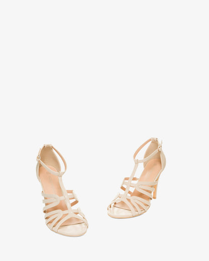 Sandalias en soft color crema con tacón