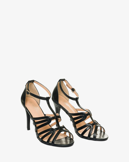 Sandalias en soft color negro con tacón