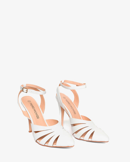 Salón de punta fina en soft blanco