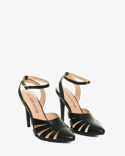 Refined pointe shoe in soft black