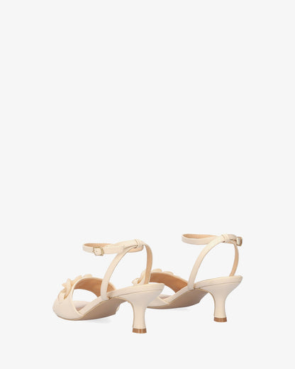 Sandalia en soft color crema