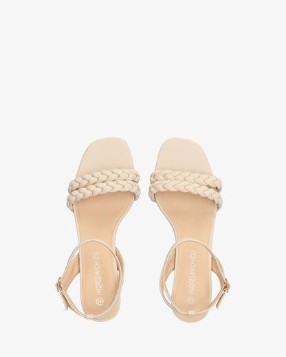 Sandalia en soft color crema