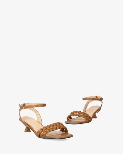 Sandalia en soft color marrón