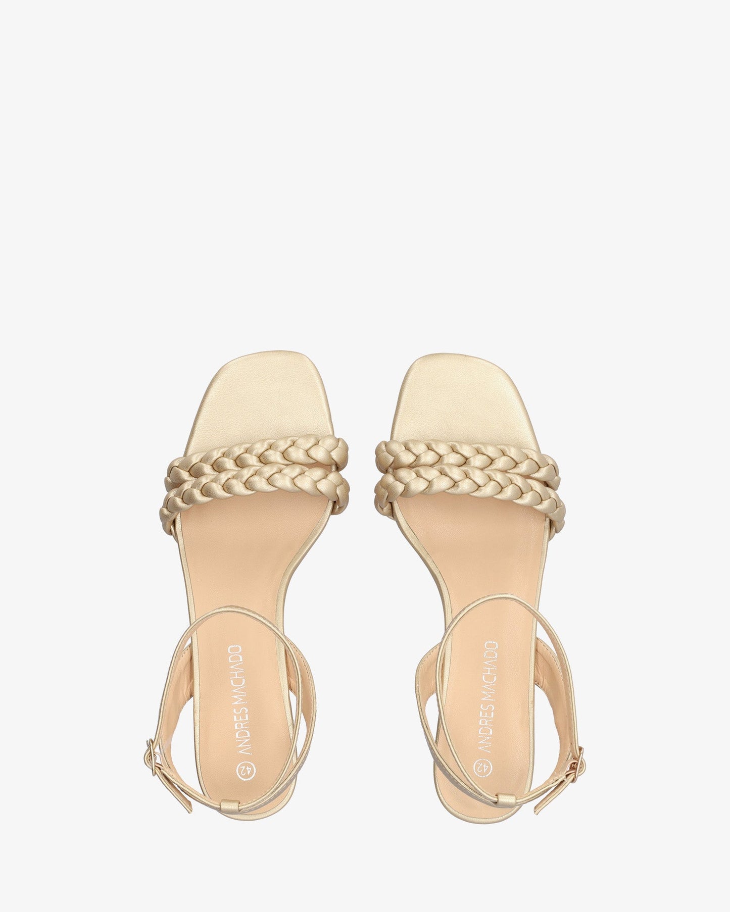 Sandalia en soft color oro