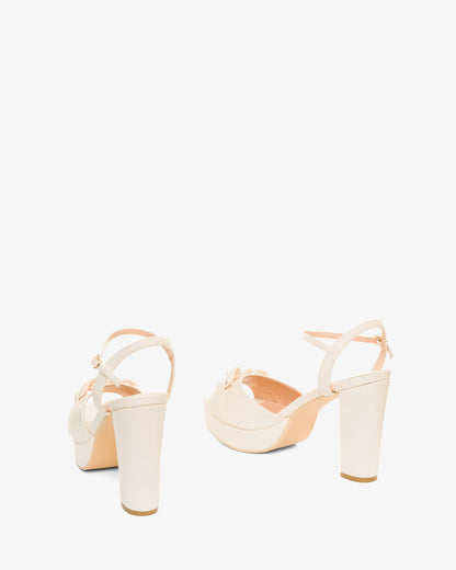 Sandalia en soft color crema