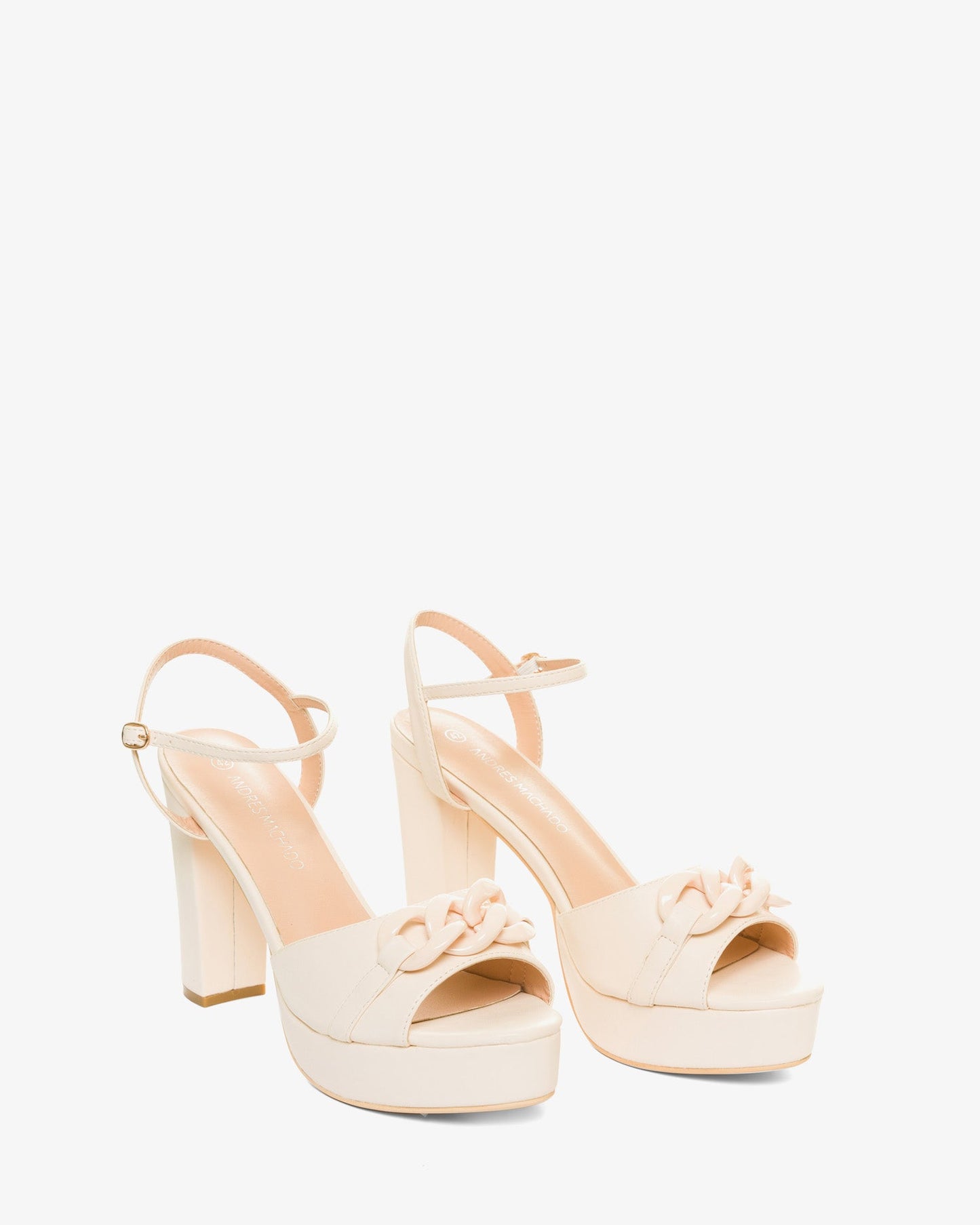 Sandalia en soft color crema