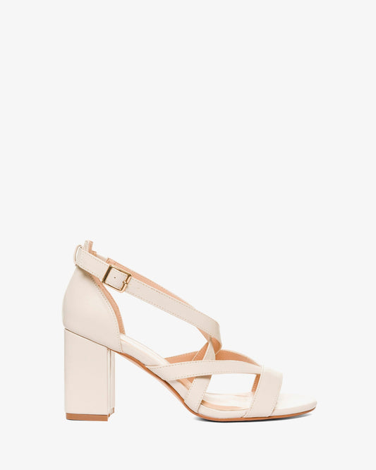 Sandalia en soft color crema