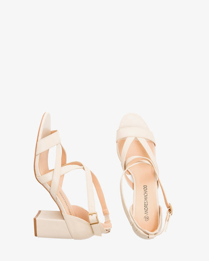 Sandalia en soft color crema