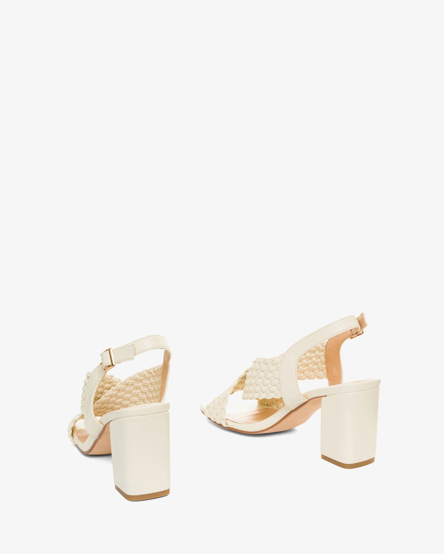 Sandal with braiding in soft white