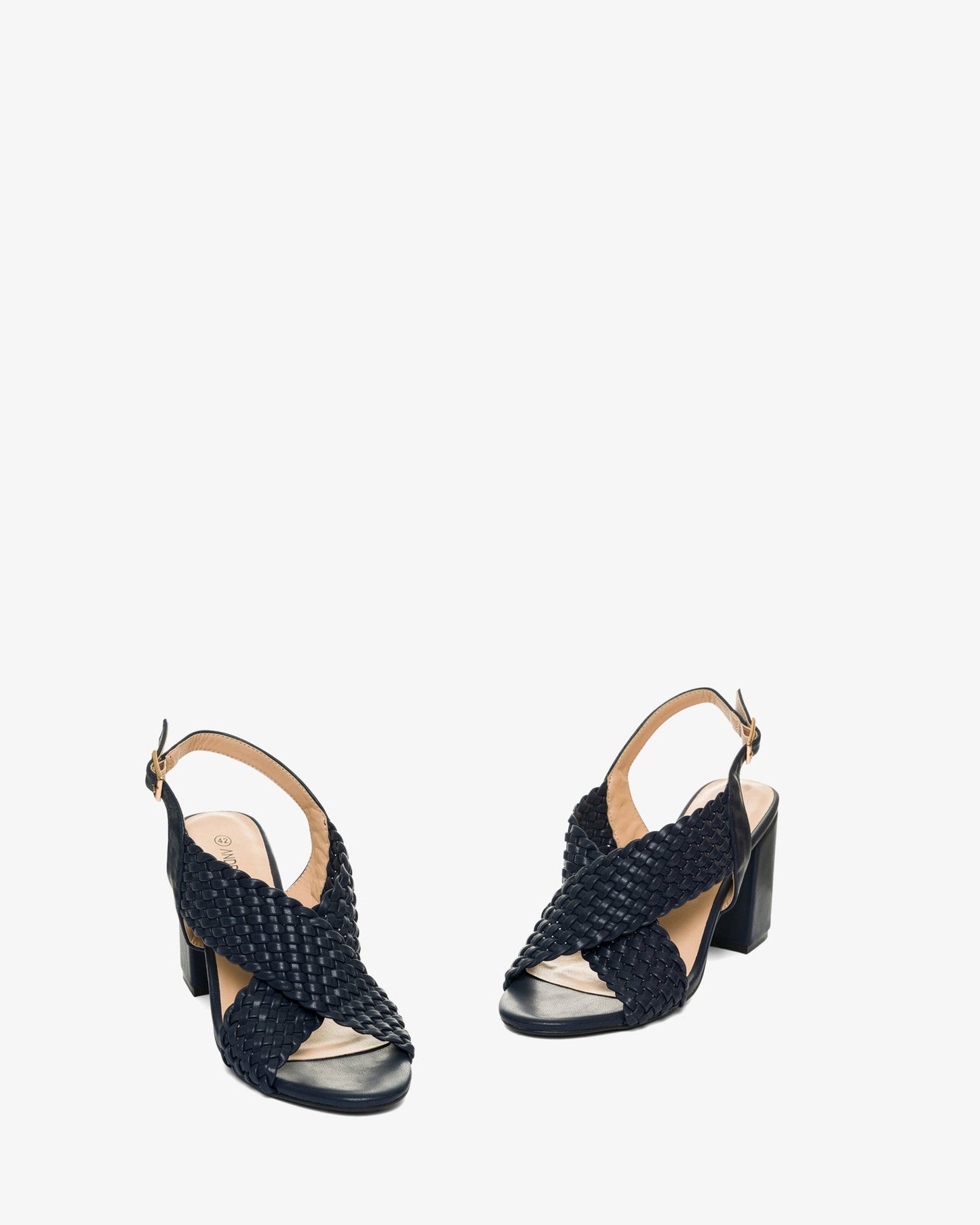 Sandal with braiding in soft navy color