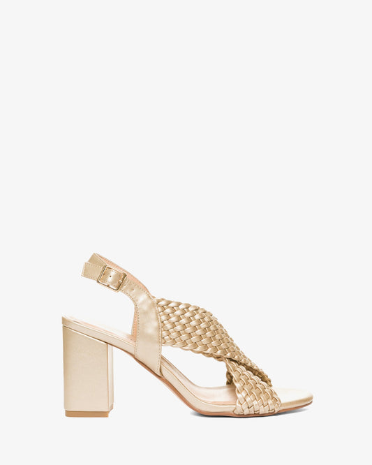 Sandal with braiding in soft gold color