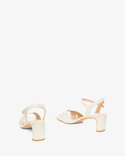 Sandalia en soft con grabado blanco