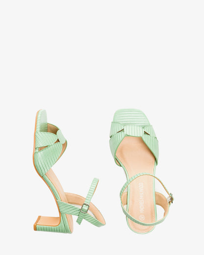 Sandalia en soft con grabado menta