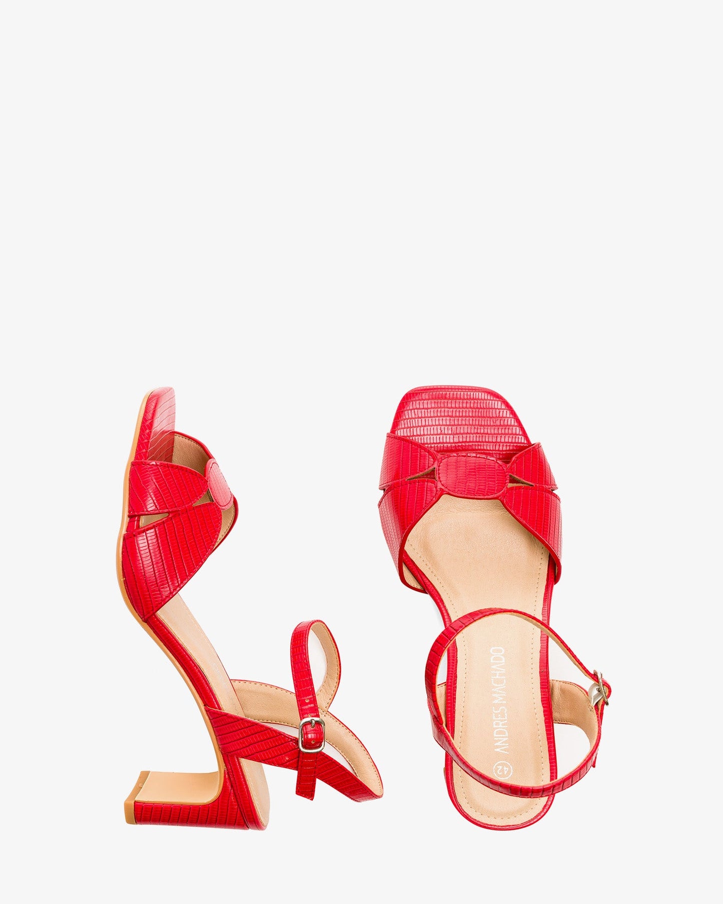 Sandalia en soft con grabado rojo