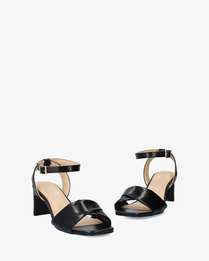 Sandalia en soft color negro