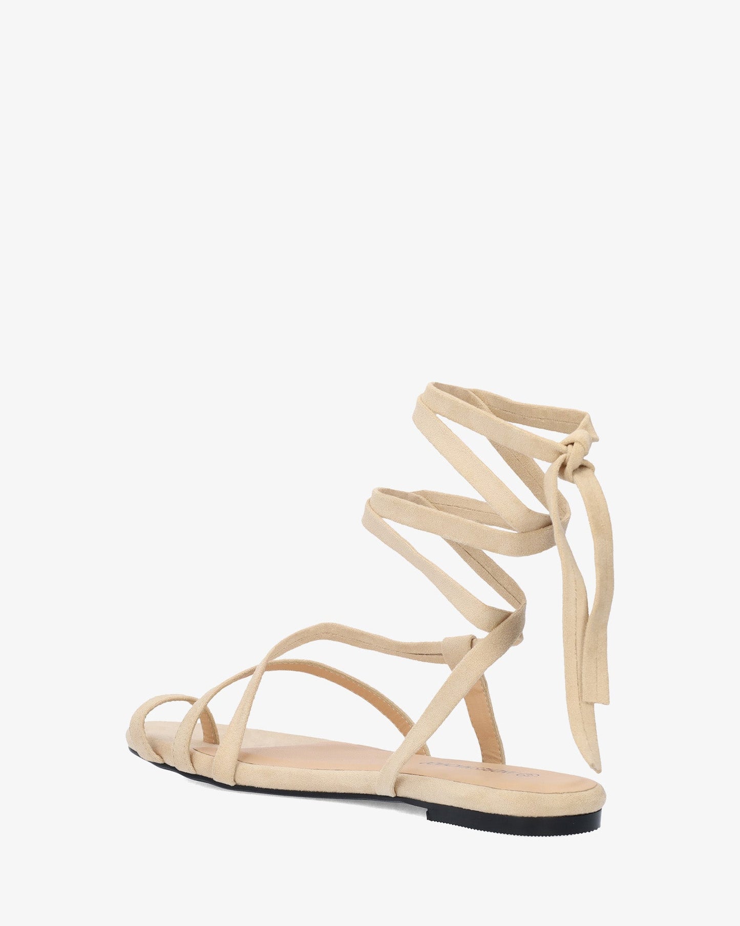 Sandalia plana en símil ante color crema