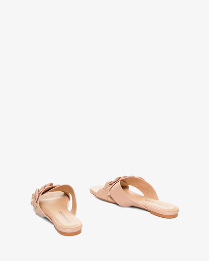 Sandalia plana en soft color maquillaje