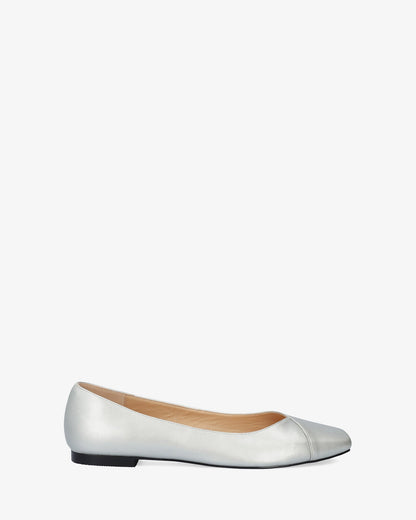 Ballerina in soft silver