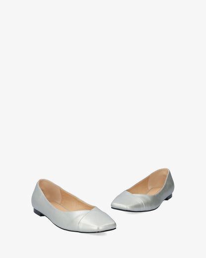 Ballerina in soft silver