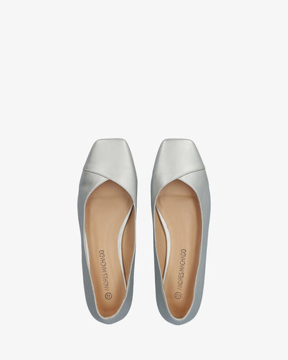 Ballerina in soft silver