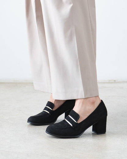 Mocasín con tacón en símil ante negro