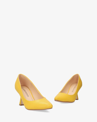 Salón en soft amarillo