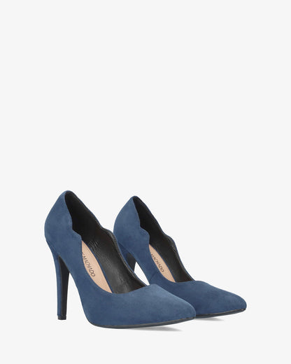 Courtesy in marine suede with a pointed toe