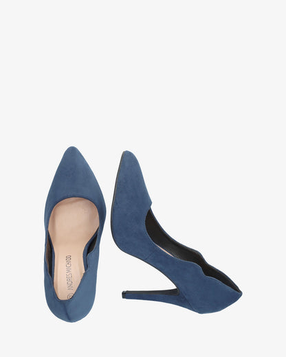 Courtesy in marine suede with a pointed toe