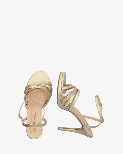 Sandalia en soft oro con tacón alto