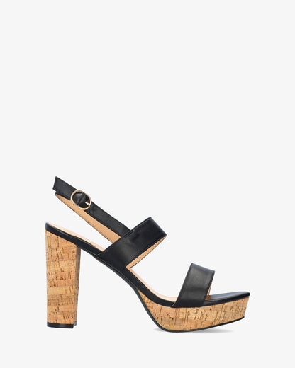 Sandalia en soft negro con tacón alto