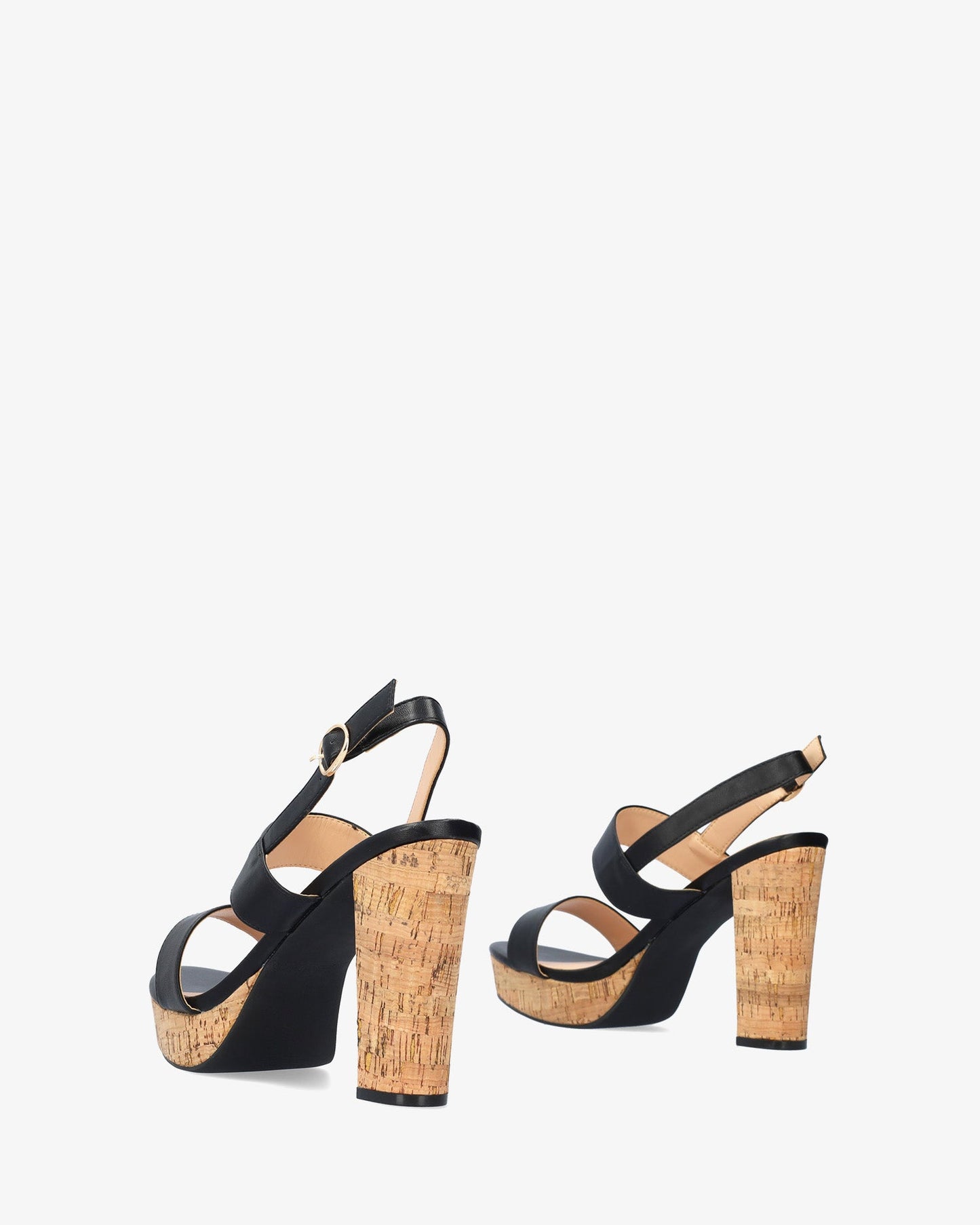 Sandalia en soft negro con tacón alto