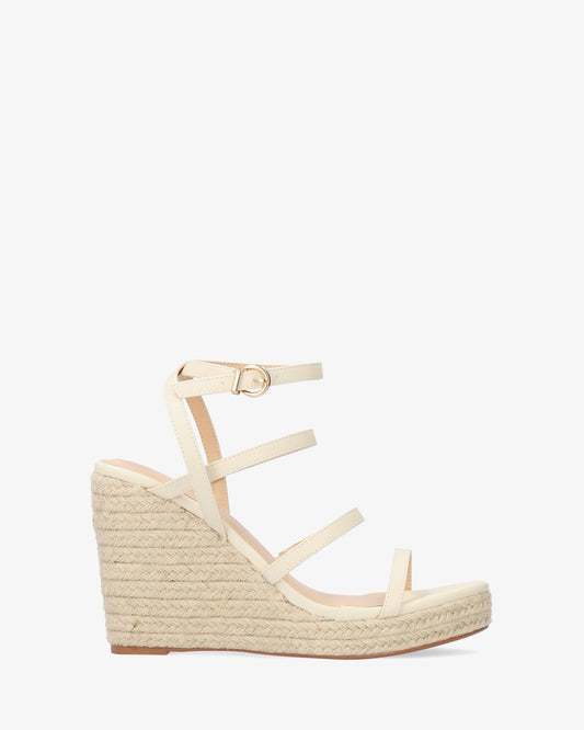 Sandalia en soft beige con cuña en yute