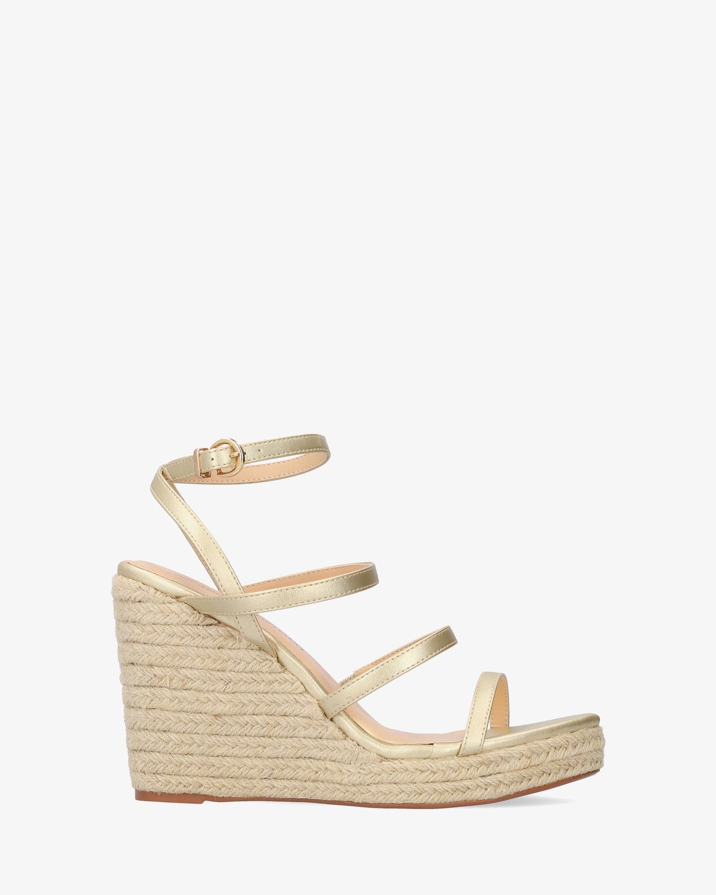 Sandalia en soft oro con cuña en yute
