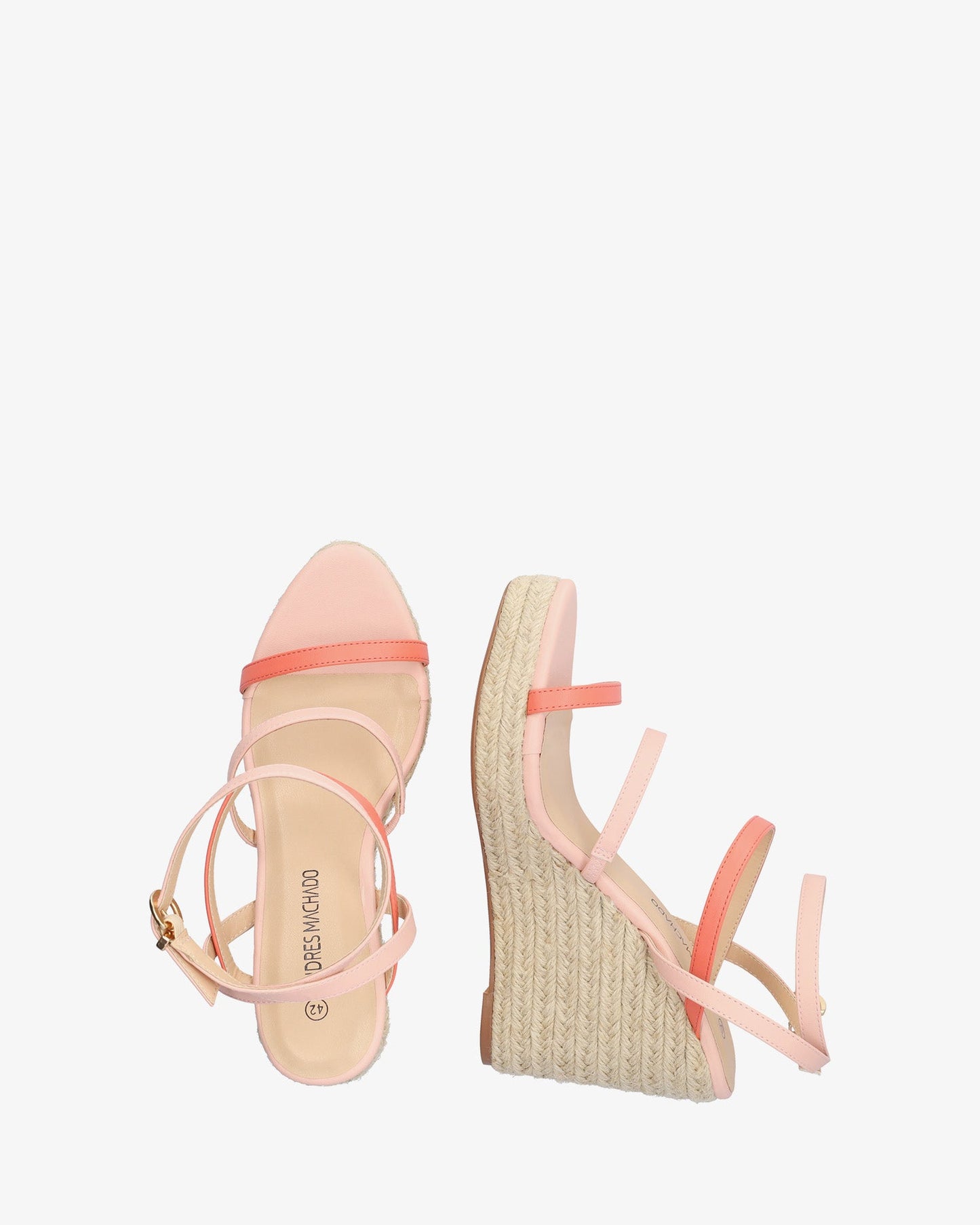 Sandalia en soft salmón con cuña en yute