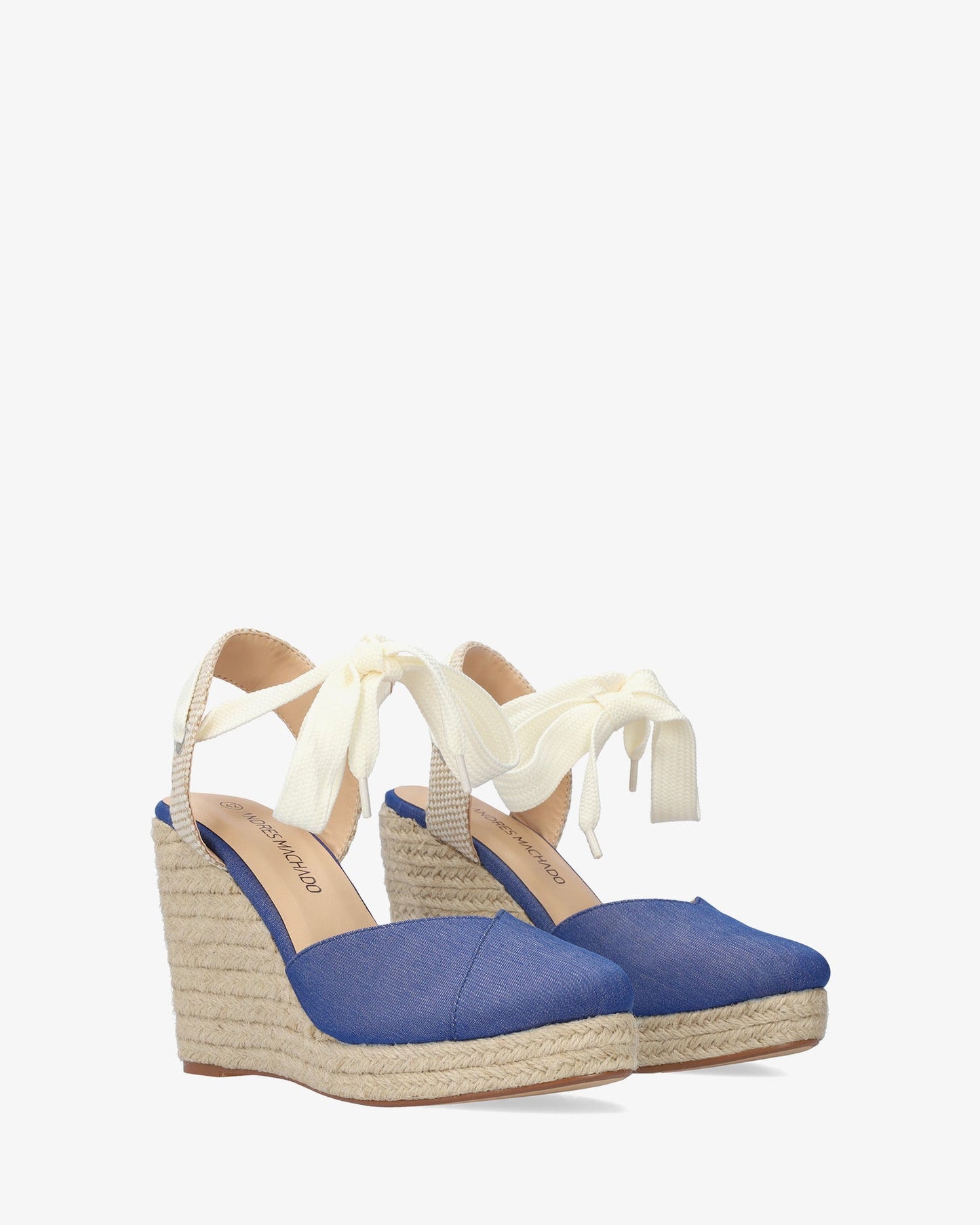 Alpargata en tejido azul con cuña en yute