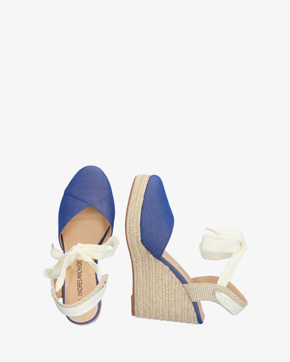 Alpargata en tejido azul con cuña en yute