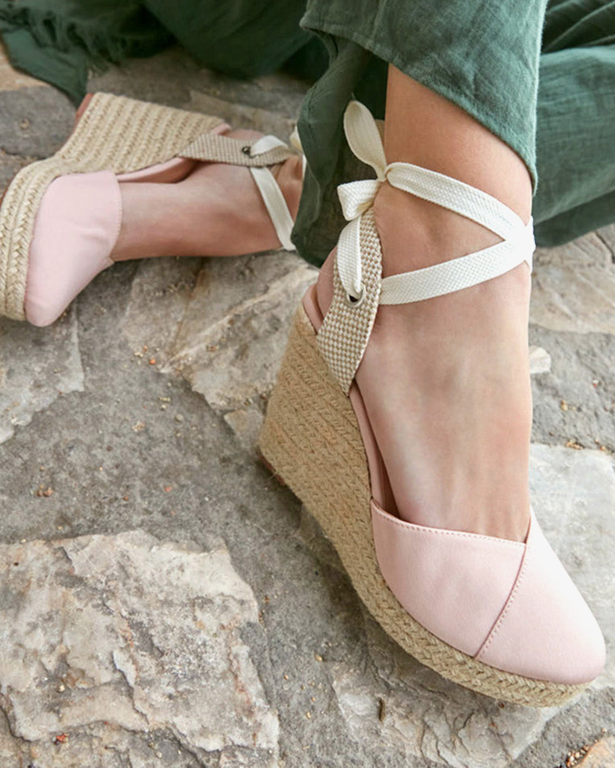 Alpargata en tejido azul con cuña en yute