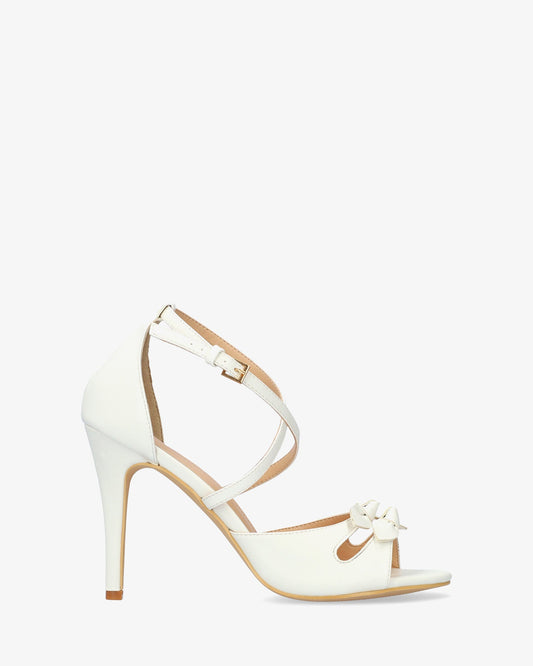 Sandalia en soft blanco con tacón alto