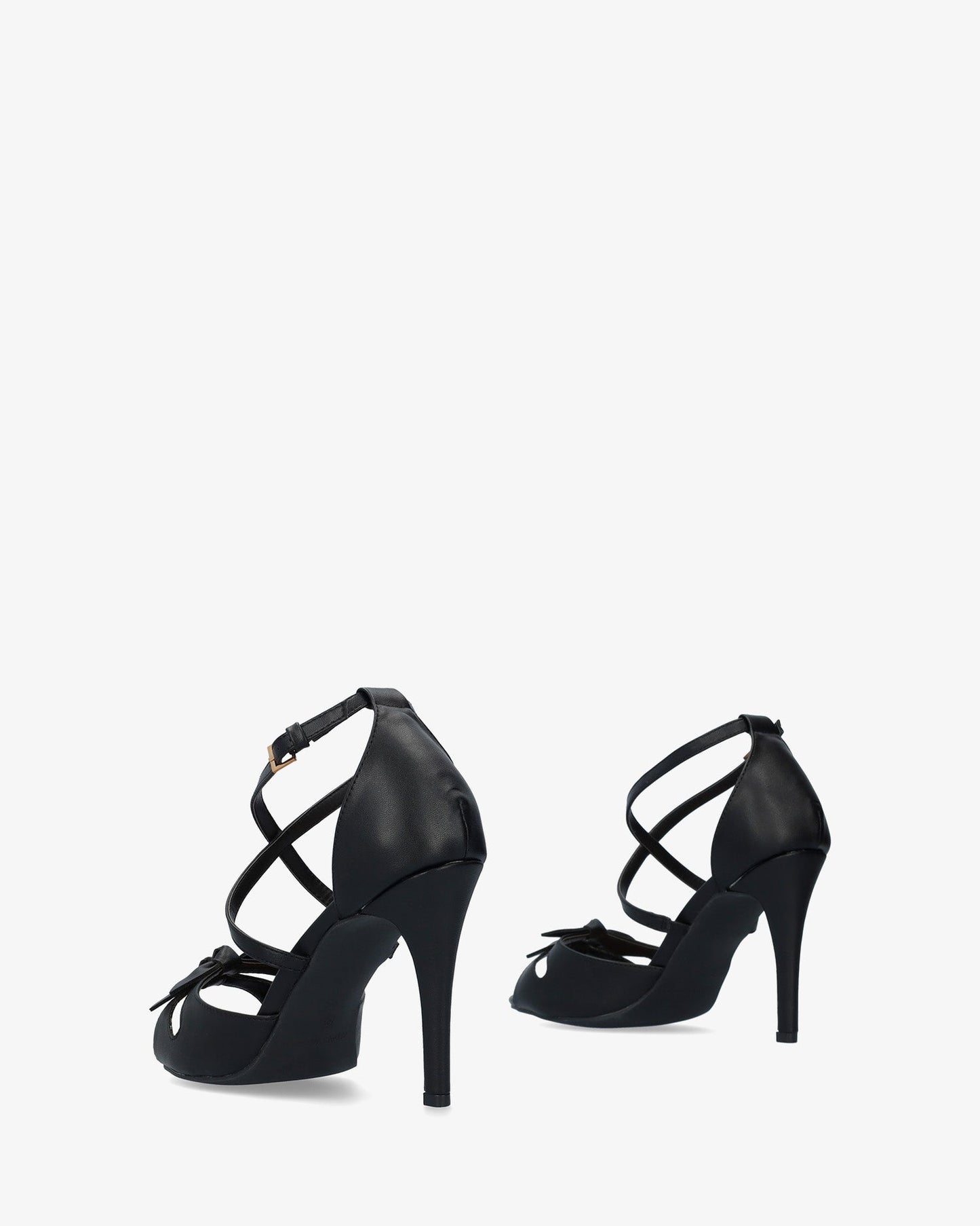 Sandalia en soft negro con tacón alto