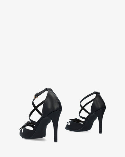 Sandalia en soft negro con tacón alto