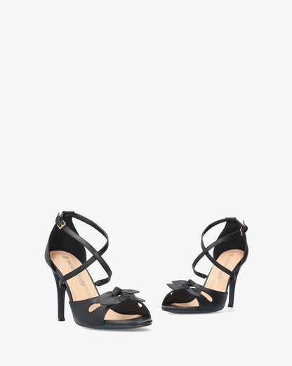 Sandalia en soft negro con tacón alto