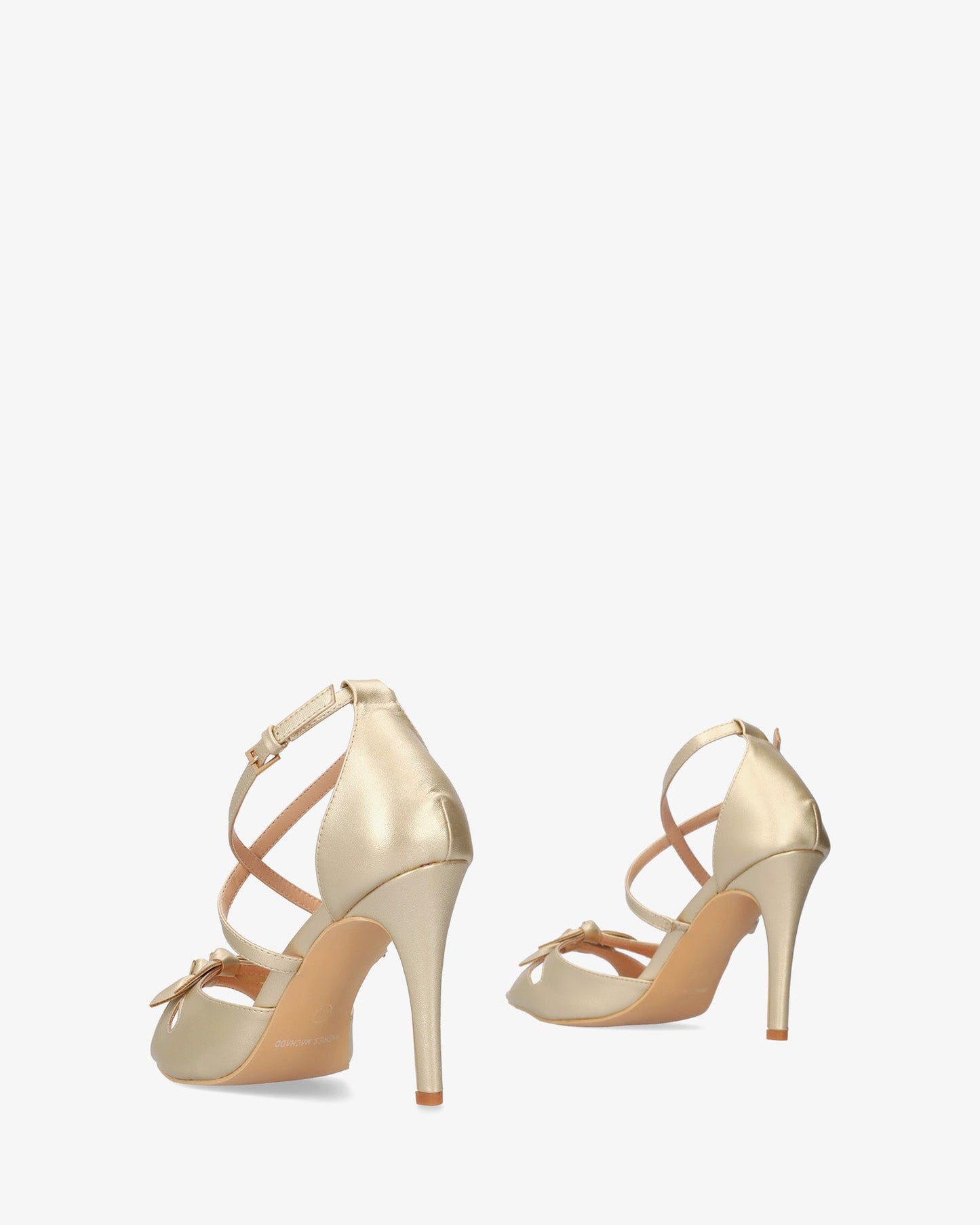 Sandalia en soft oro con tacón alto