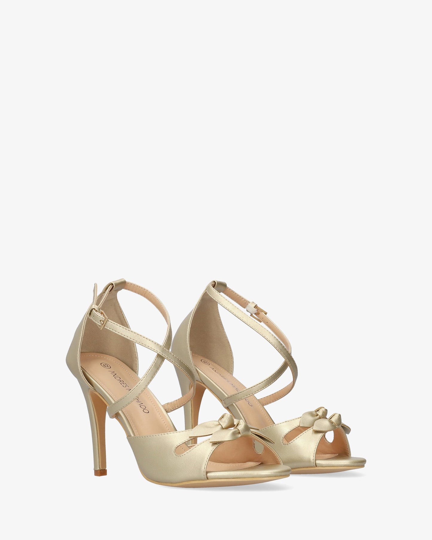 Sandalia en soft oro con tacón alto