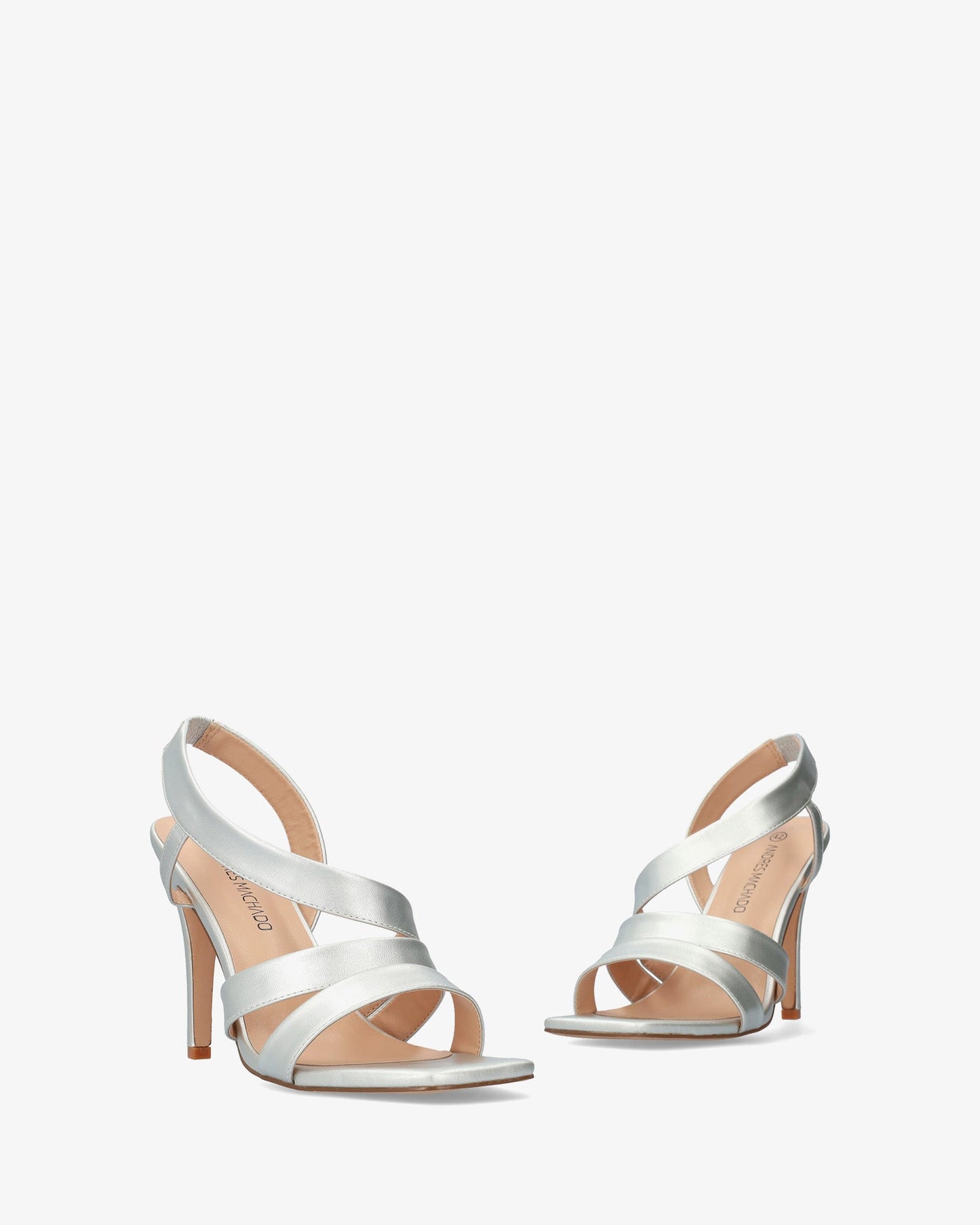 Sandalia en soft plata con tacón alto
