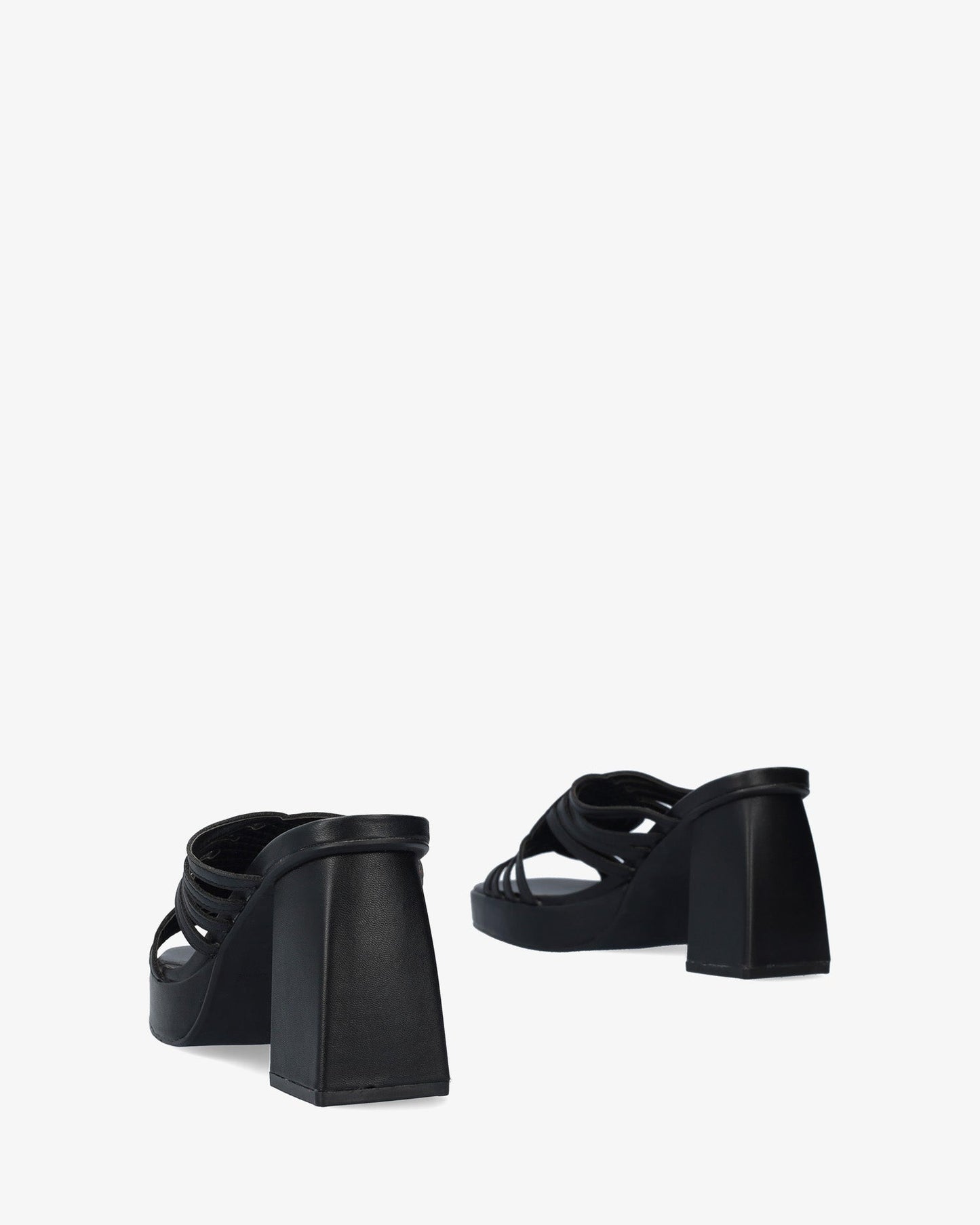 Mule en soft negro con tacón cuadrado