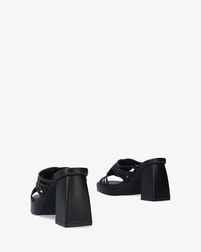 Mule en soft negro con tacón cuadrado
